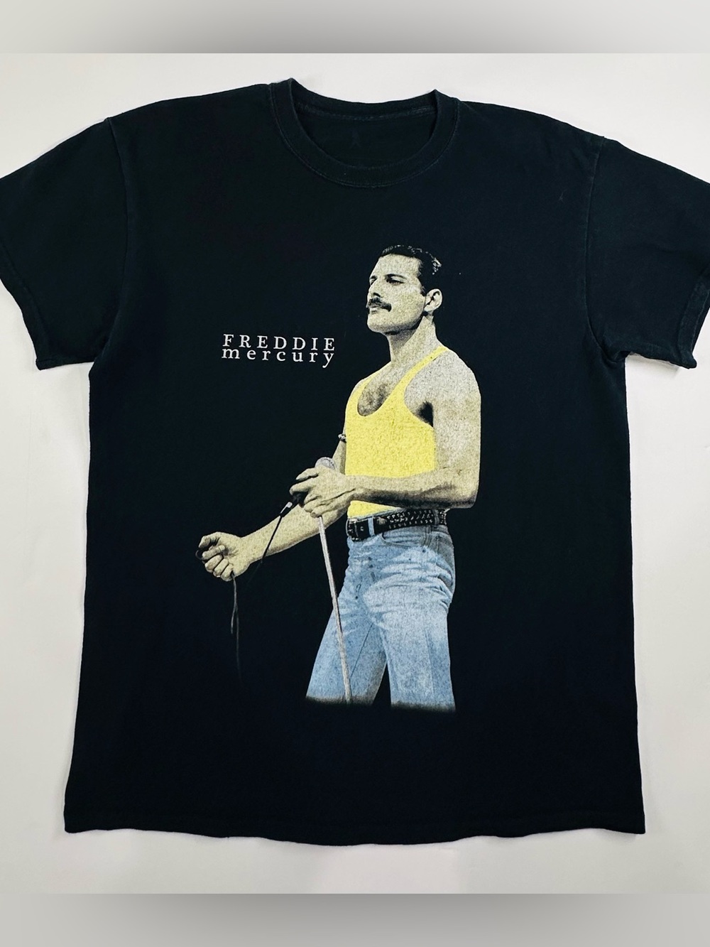 Official Queen Freddie Mercury Graphic Band T-Shirt Black - Size M